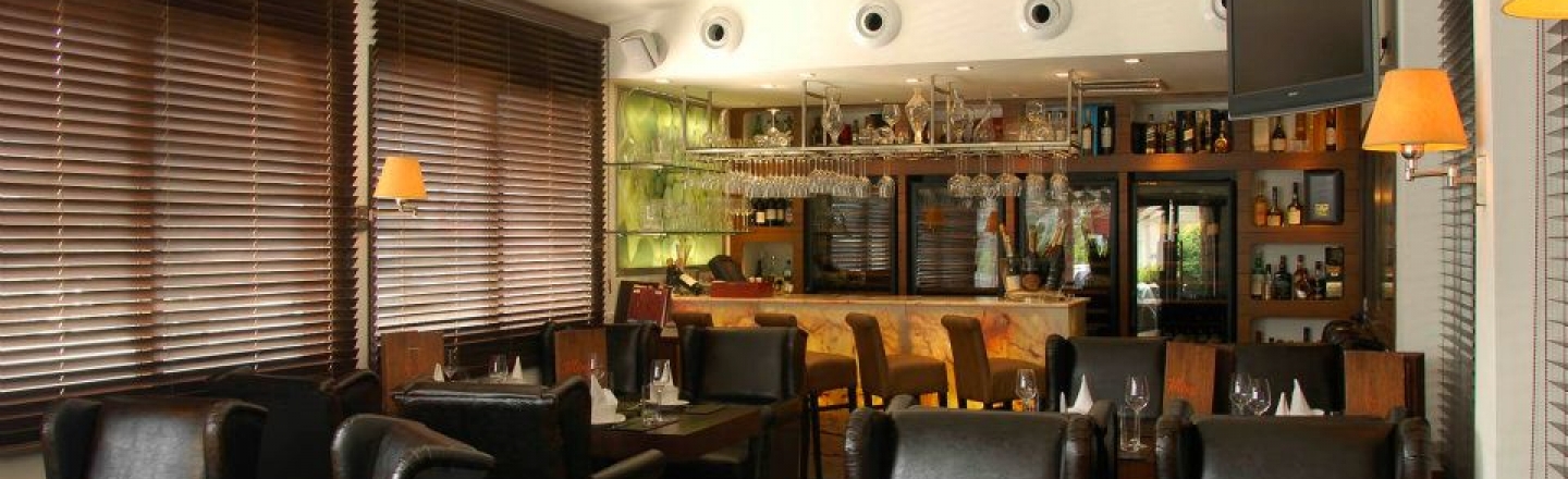 Neon Phaliron Restaurant, Mediterranean cuisine in the center of Limassol 
