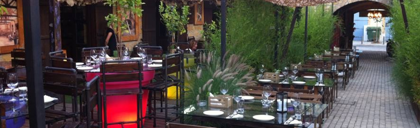 Ресторан Ermou 300 в Никосии