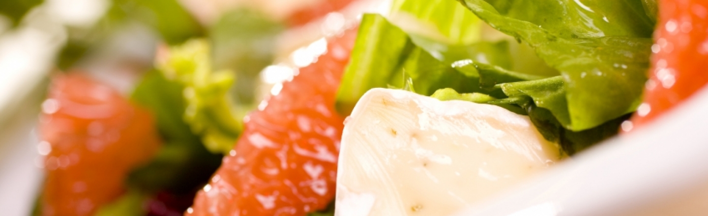 Grapefruit salad with soft cheese