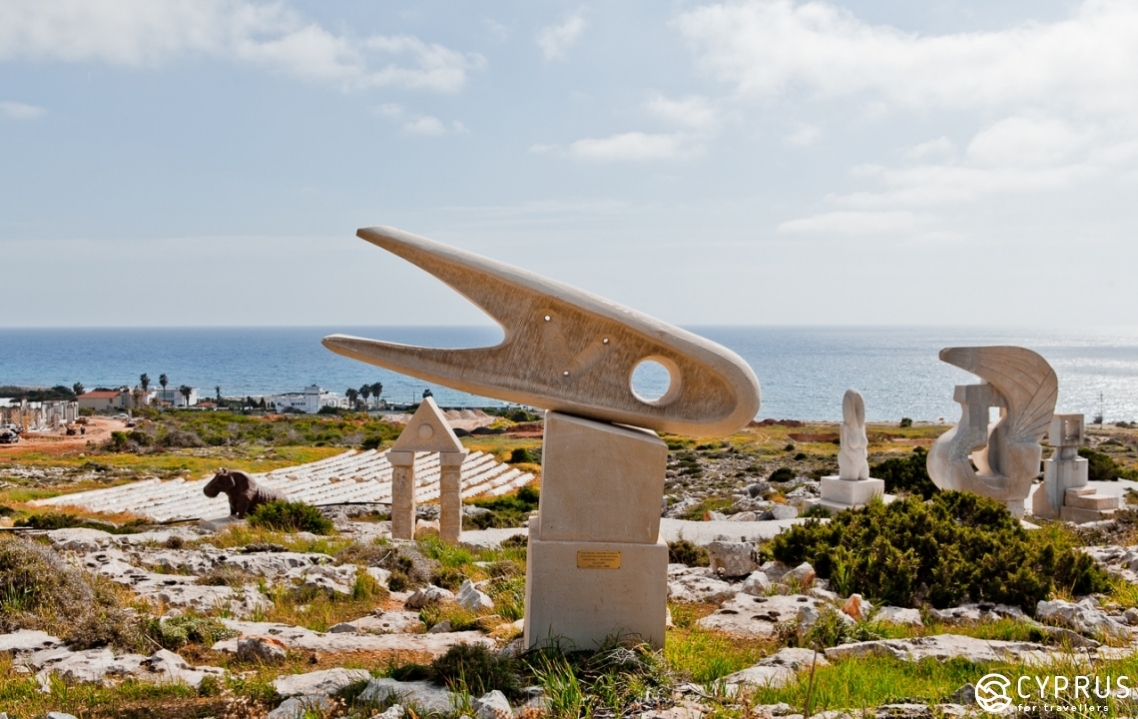 Парк скульптур под открытым небом в Айя-Напе, Кипр